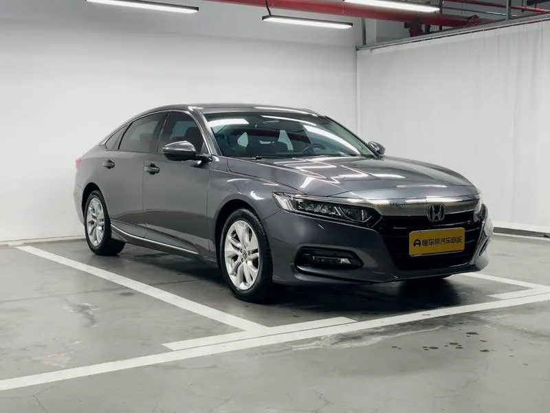 2018 Honda Accord thumbnail 4