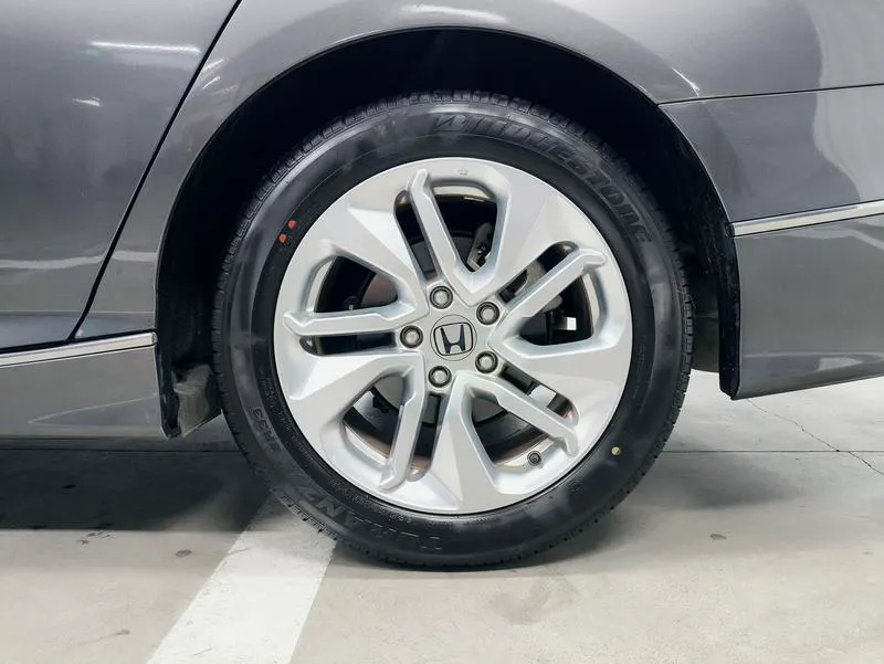 2018 Honda Accord thumbnail 10