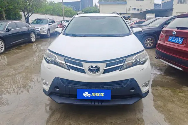 2015 Toyota RAV4 thumbnail 2