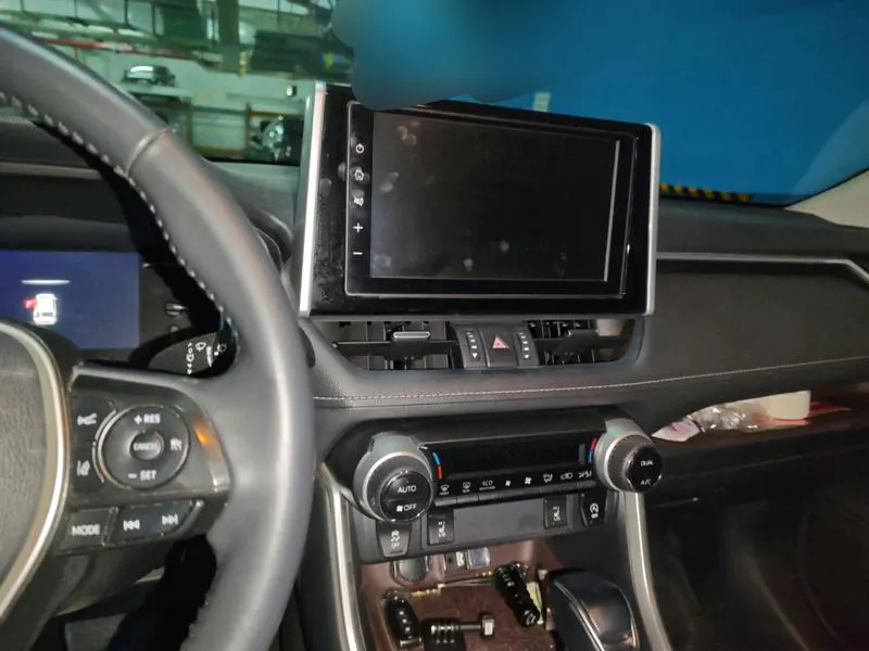 2020 Toyota RAV4 thumbnail 13