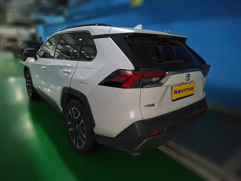2020 Toyota RAV4 thumbnail 7