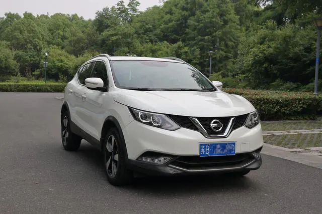 2017 Nissan Qashqai thumbnail 3