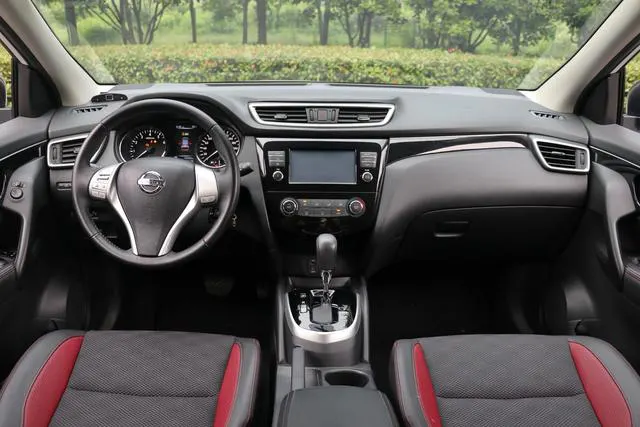 2017 Nissan Qashqai thumbnail 4
