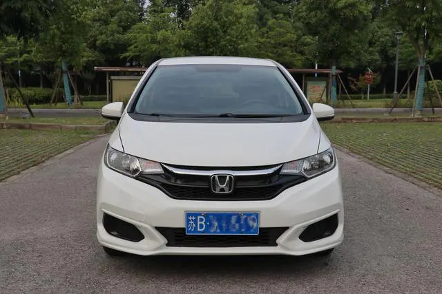 2018 Honda Fit thumbnail 2