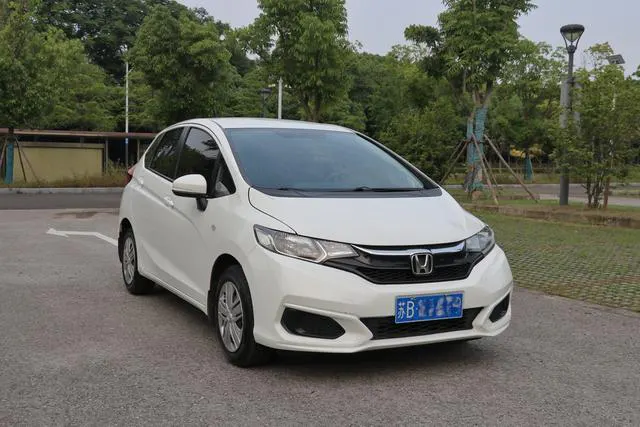 2018 Honda Fit thumbnail 3