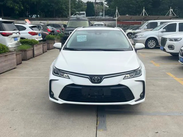 2019 Toyota Corolla thumbnail 2