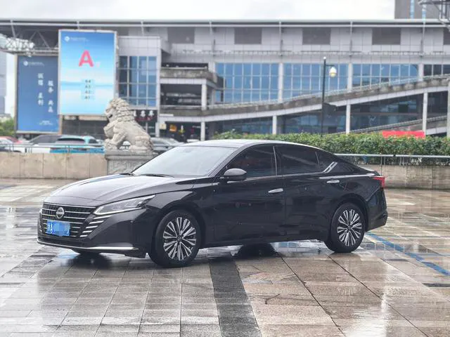 2022 Nissan Altima photo 1