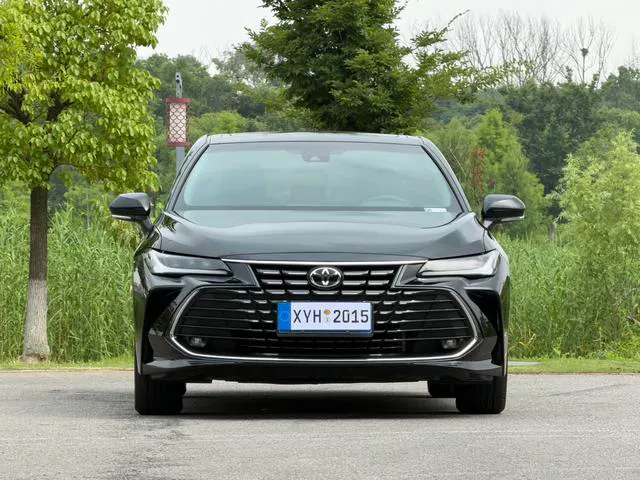 2023 Toyota Camry thumbnail 2