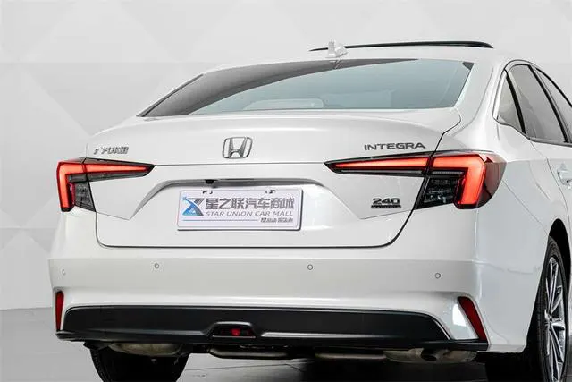 2023 Honda Integra thumbnail 2