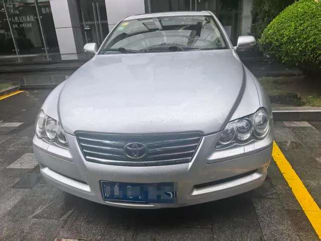 2010 Toyota Mark X thumbnail 2