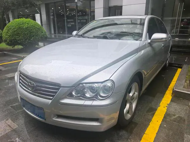 2010 Toyota Mark X photo 1