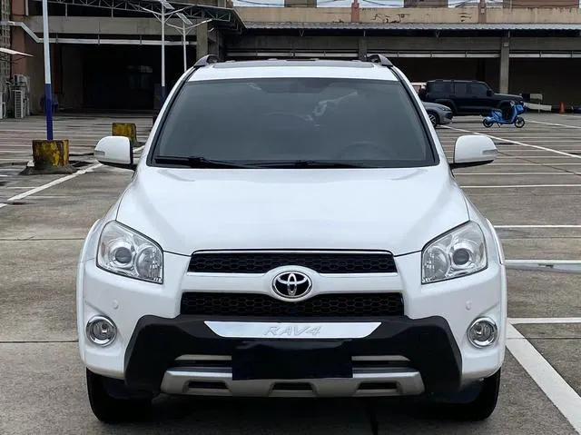 2012 Toyota RAV4 thumbnail 2