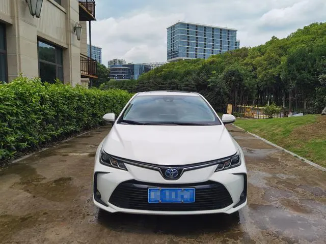2022 Toyota Corolla thumbnail 2