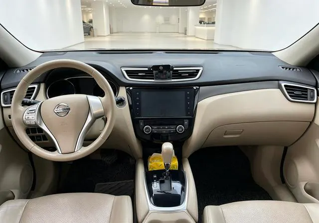 2015 Nissan X-Trail thumbnail 4