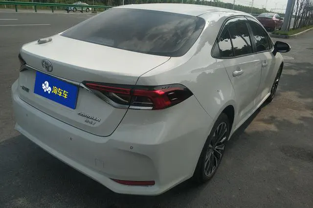 2024 Toyota Corolla thumbnail 3