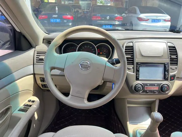 2012 Nissan Sylphy thumbnail 5