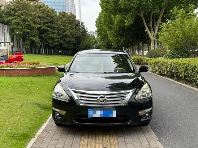 2013 Nissan Teana thumbnail 2