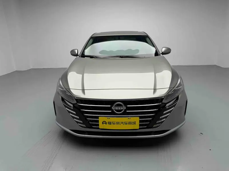 2024 Nissan Altima thumbnail 3