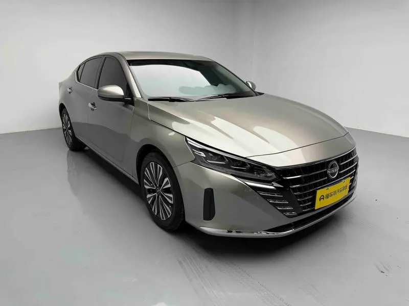 2024 Nissan Altima thumbnail 4