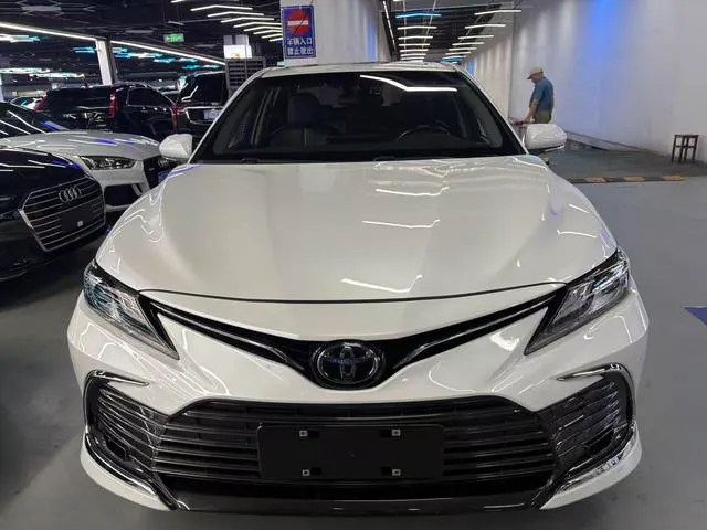 2021 Toyota Camry thumbnail 2
