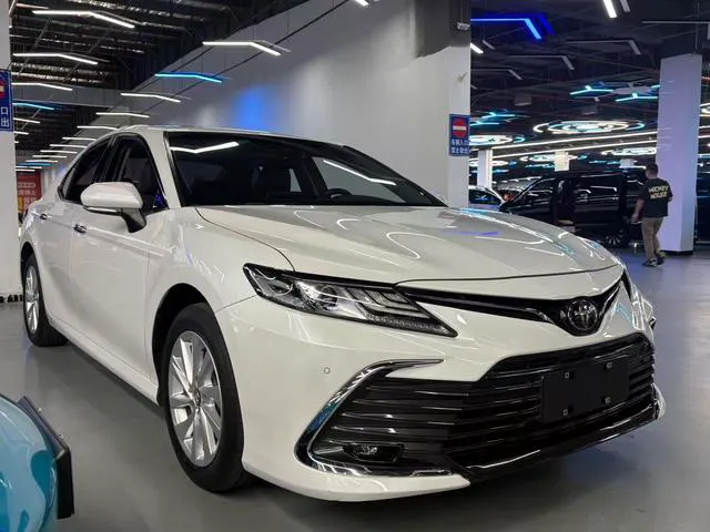 2021 Toyota Camry thumbnail 3