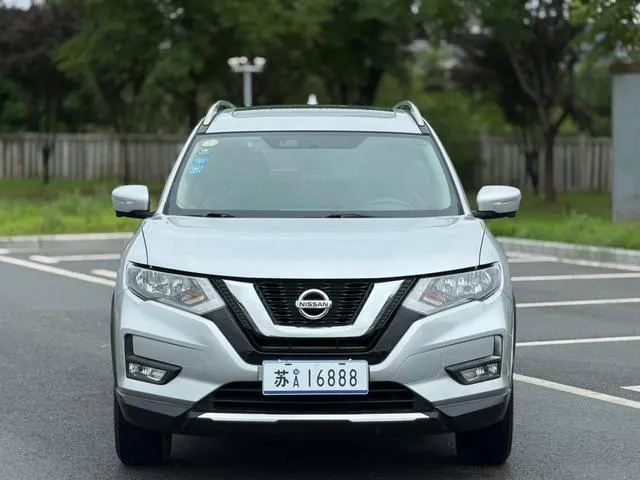 2017 Nissan X-Trail thumbnail 2