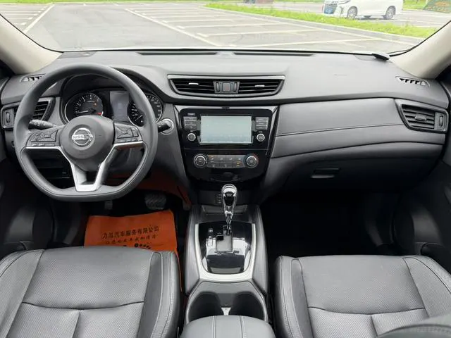2017 Nissan X-Trail thumbnail 4