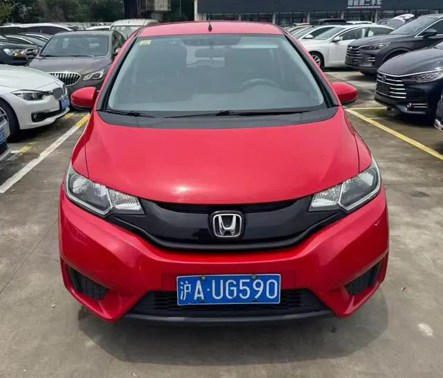 2014 Honda Fit thumbnail 2