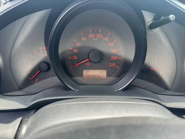 2014 Honda Fit thumbnail 4