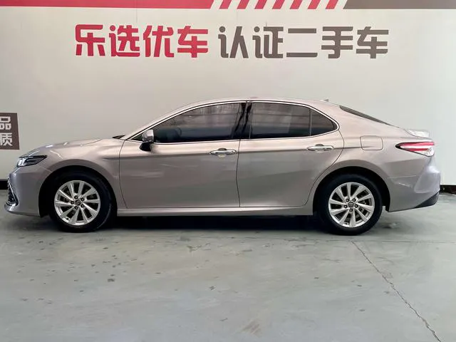 2021 Toyota Camry thumbnail 3