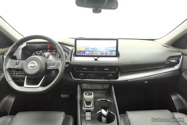 2021 Nissan X-Trail thumbnail 4