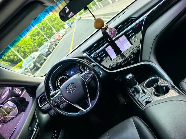 2018 Toyota Camry thumbnail 5