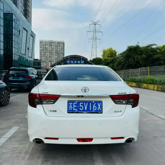 2013 Toyota Mark X thumbnail 3