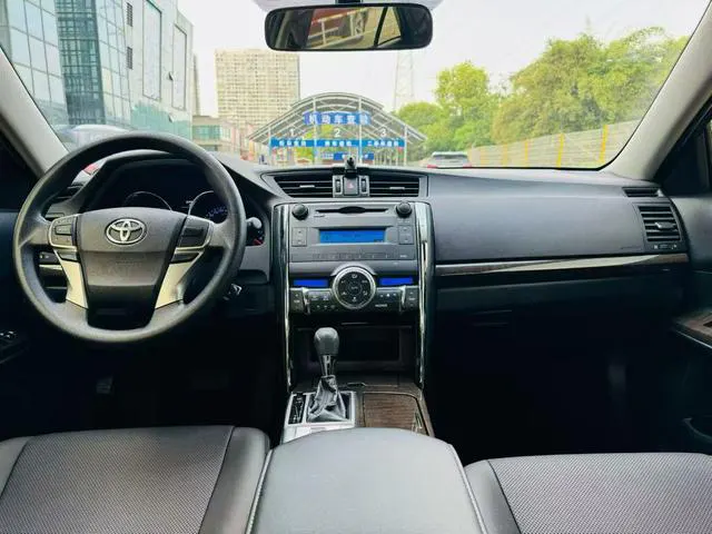 2013 Toyota Mark X thumbnail 4