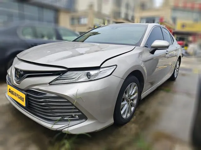 2019 Toyota Camry thumbnail 2