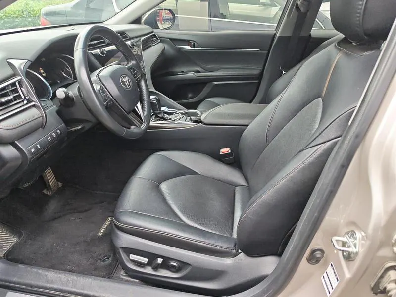2019 Toyota Camry thumbnail 8