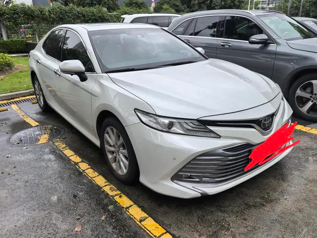 2019 Toyota Camry thumbnail 3