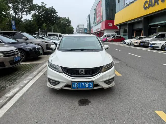 2014 Honda Jade thumbnail 2