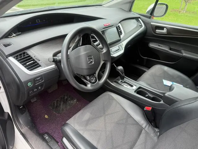 2014 Honda Jade thumbnail 4