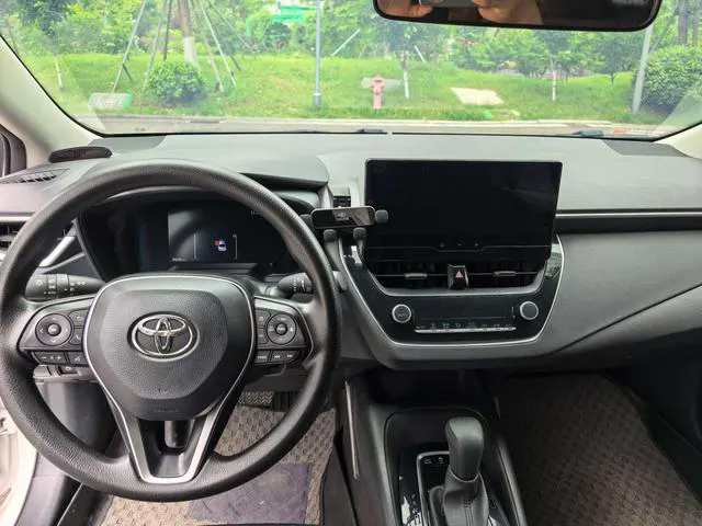 2024 Toyota Corolla thumbnail 4