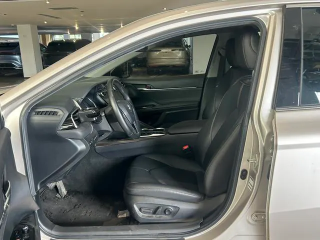 2019 Toyota Camry thumbnail 5