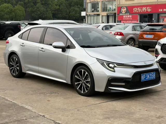 2022 Toyota Corolla thumbnail 3