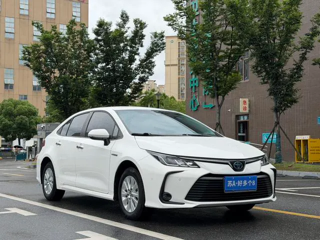 2022 Toyota Corolla thumbnail 3