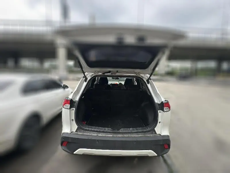 2023 Toyota Corolla Cross thumbnail 9