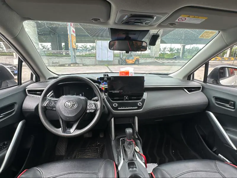 2023 Toyota Corolla Cross thumbnail 10