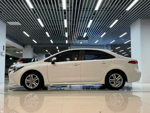 2022 Toyota Corolla thumbnail 3