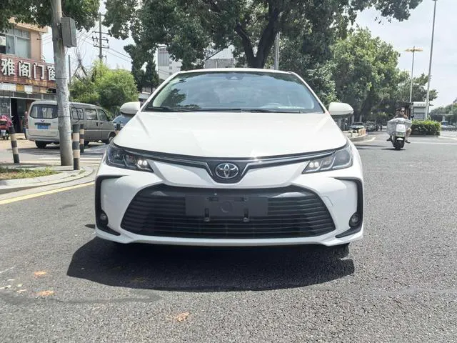 2023 Toyota Corolla thumbnail 2