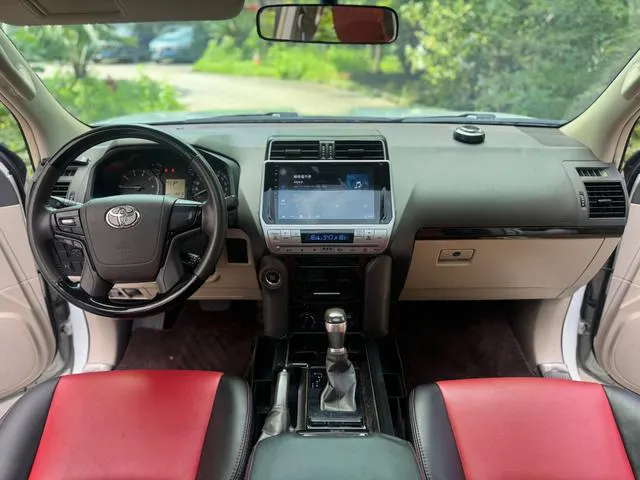 2018 Toyota Prado thumbnail 4