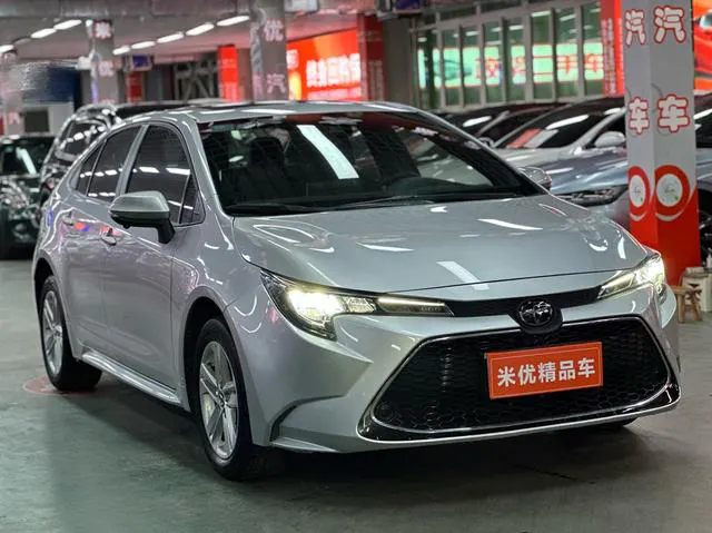 2019 Toyota Corolla thumbnail 3