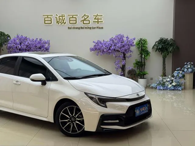 2023 Toyota Corolla thumbnail 2